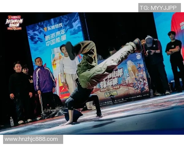 深圳飞盘队在世界街舞大赛中以92分领先积分榜，展现出色实力与团队默契